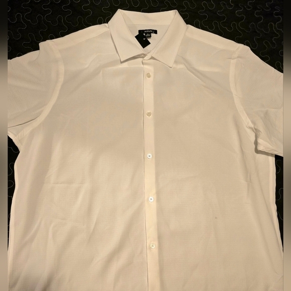 Alfani Men's Solid Short Sleeve‎ Button Up Shirt. White. NWT Size XL - Picture 4 of 8